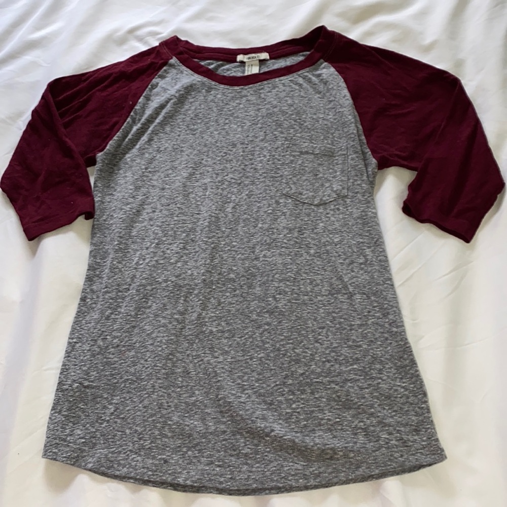 Gray 3/4 sleeve Tee w/Maroon sleeves